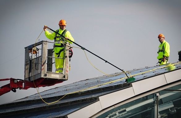 Pulizia Pannelli Fotovoltaici con Cestello